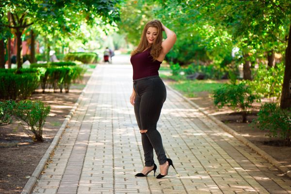 Jakie ubrania plus size są modne i wygodne?