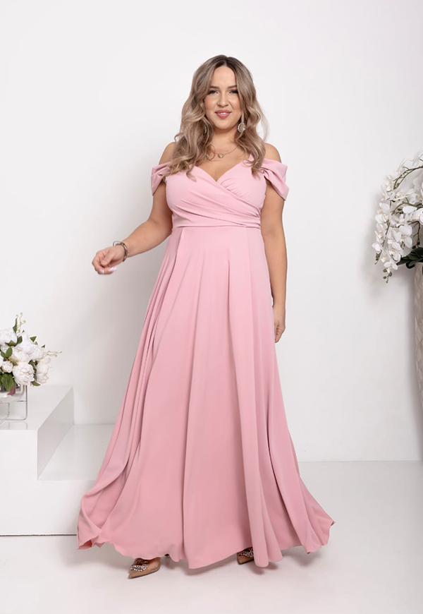 VIKTORIA MAXI SUKIENKA DŁUGA Z OZDOBNYMI RAMIĄCZKAMI PLUS SIZE. PUDROWY RÓŻ - produkt polski zdjęcie 1