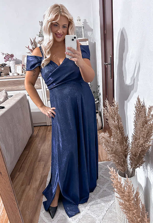 VIKTORIA SHINE MAXI SUKIENKA BŁYSZCZĄCA DŁUGA Z OZDOBNYMI RAMIĄCZKAMI PLUS SIZE. GRANATOWA - produkt polski zdjęcie 1