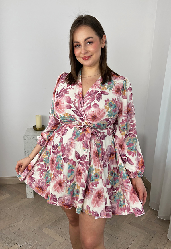 PEONY II SUKIENKA PLUS SIZE PRZED KOLANO Z DŁUGIM RĘKAWEM W KWIATY. BEŻOWO/PUDROWA 12 - włoski zdjęcie 4