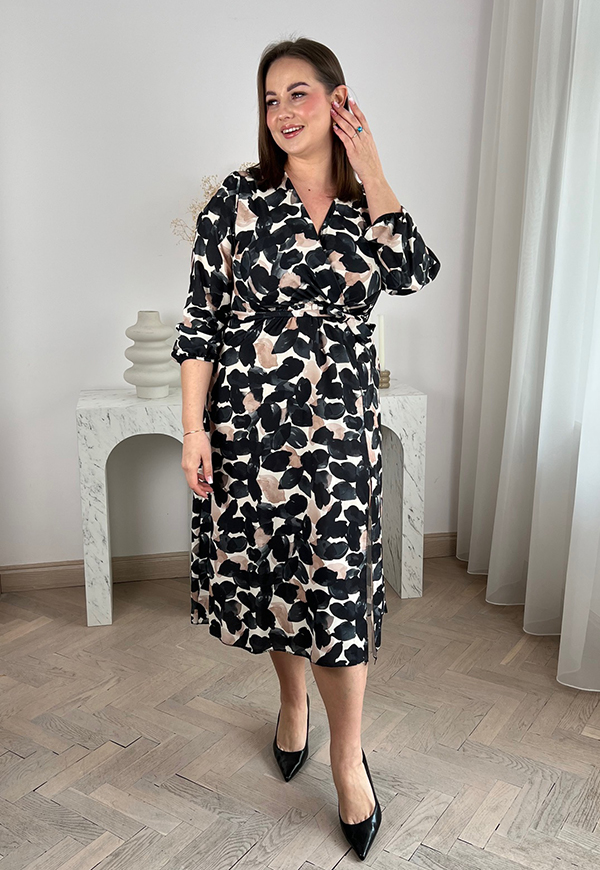 CARMEN  SUKIENKA PLUS SIZE KOPERTOWA MIDI WE WZORY. CZARNO/BEŻOWA 26 - włoski zdjęcie 3