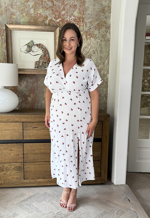 XENIA SUKIENKA MUŚLINOWA PLUS SIZE MAXI W WISIENKI. BIAŁA 02 - włoski zdjęcie 1