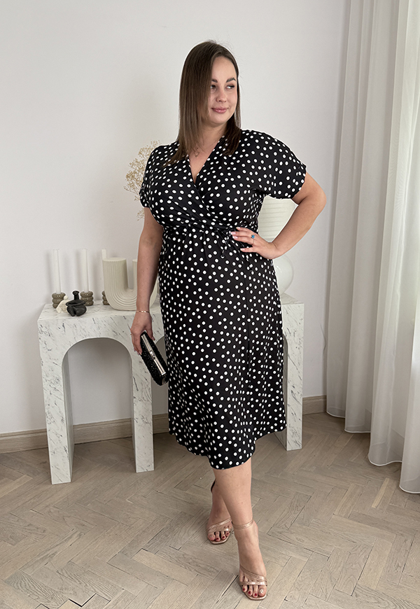 MEGAN SUKIENKA MIDI Z TROCZKIEM PLUS SIZE Z KRÓTKIM RĘKAWEM W KROPECZKI. CZARNO/BIAŁA 03 - włoski zdjęcie 2