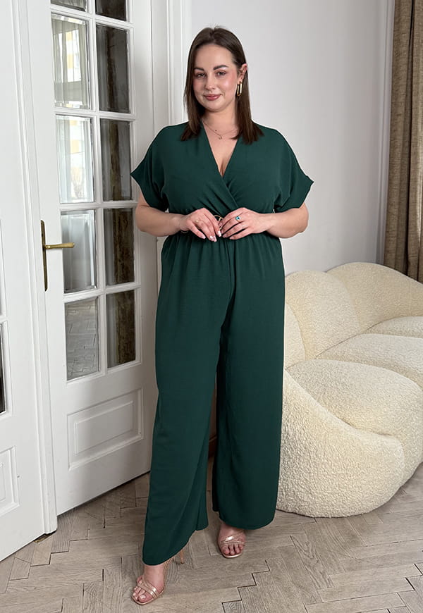 VALENCIA KOMBINEZON POWIĘKSZONY PLUS SIZE Z PASKIEM I DŁUGIMI NOGAWKAMI. BUTELKOWA ZIELEŃ 03