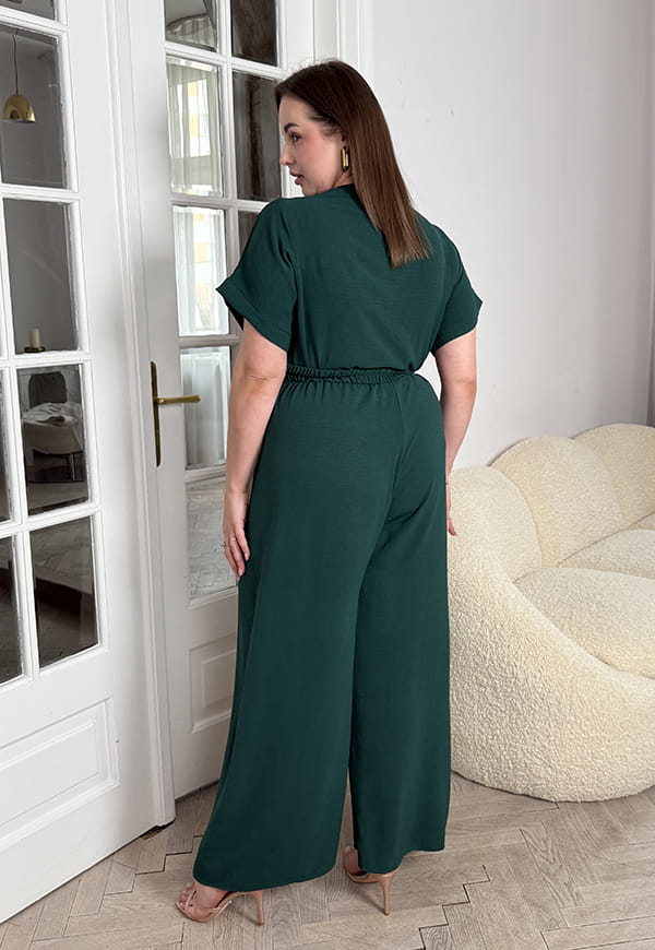 VALENCIA KOMBINEZON POWIĘKSZONY PLUS SIZE Z PASKIEM I DŁUGIMI NOGAWKAMI. BUTELKOWA ZIELEŃ 03